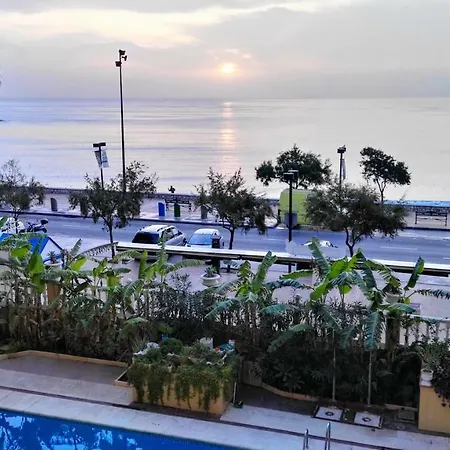 Perla 2 Paseo Maritimo *