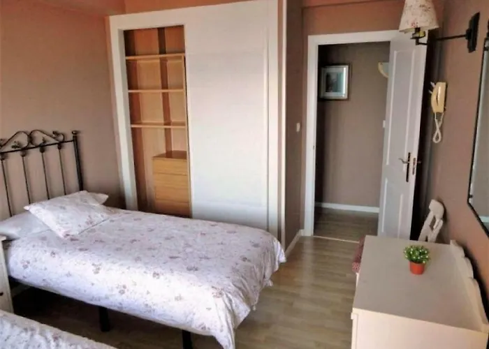 Perla 2 Paseo Maritimo Apartment *